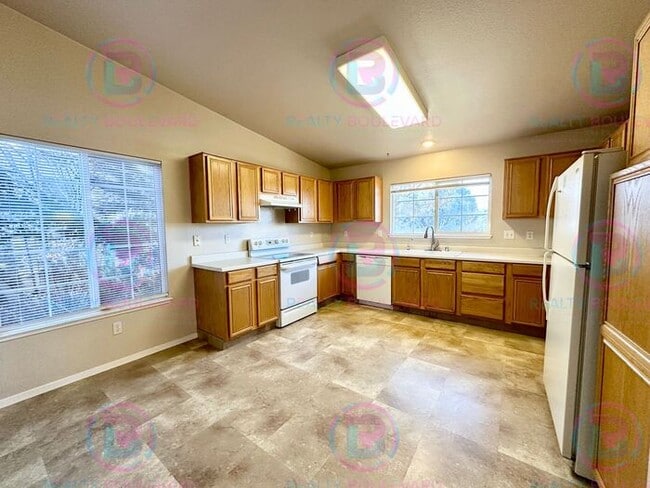Building Photo - 1 Month Free!!! Beautiful 3BR 2 Bath home with RV Parking!