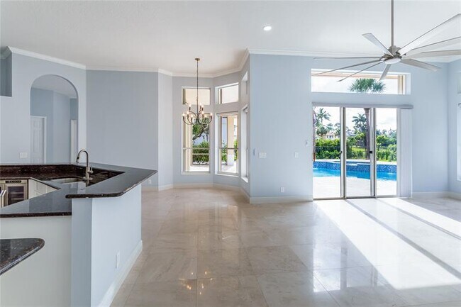 Building Photo - 15683 Cypress Park Dr