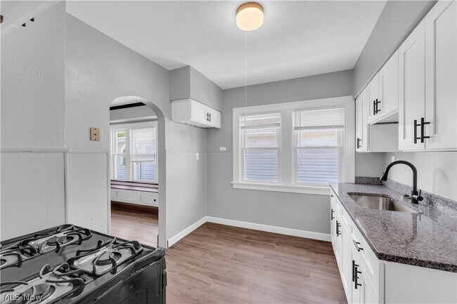 Building Photo - 4700 Rockwood Rd
