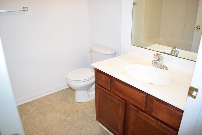 Building Photo - Spacious 2BR 2BA Townhome In Prime Location!