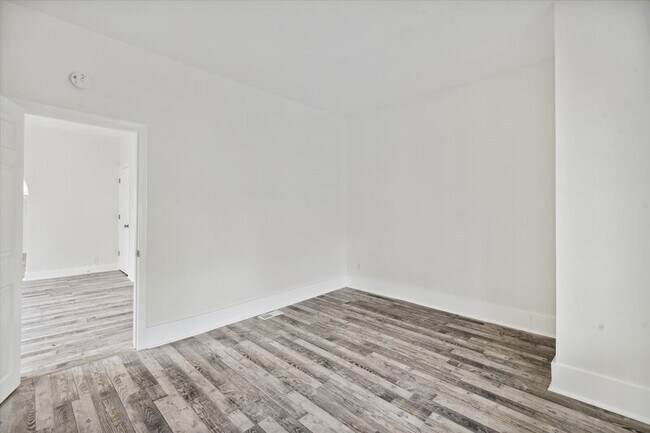 Building Photo - 4039 Vermaas Ave