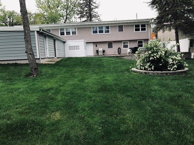 Building Photo - 8313 S 38th St