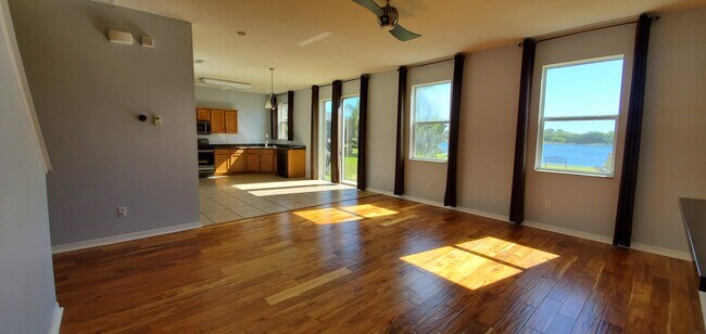 Building Photo - 811 Parker Den Dr