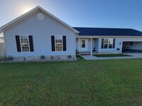 Building Photo - Beautiful 3 Bedroom 2 Bath Home in Richlands