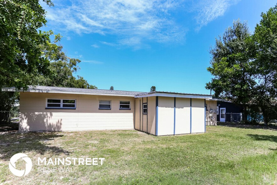 Building Photo - 3828 Neptune Dr SE