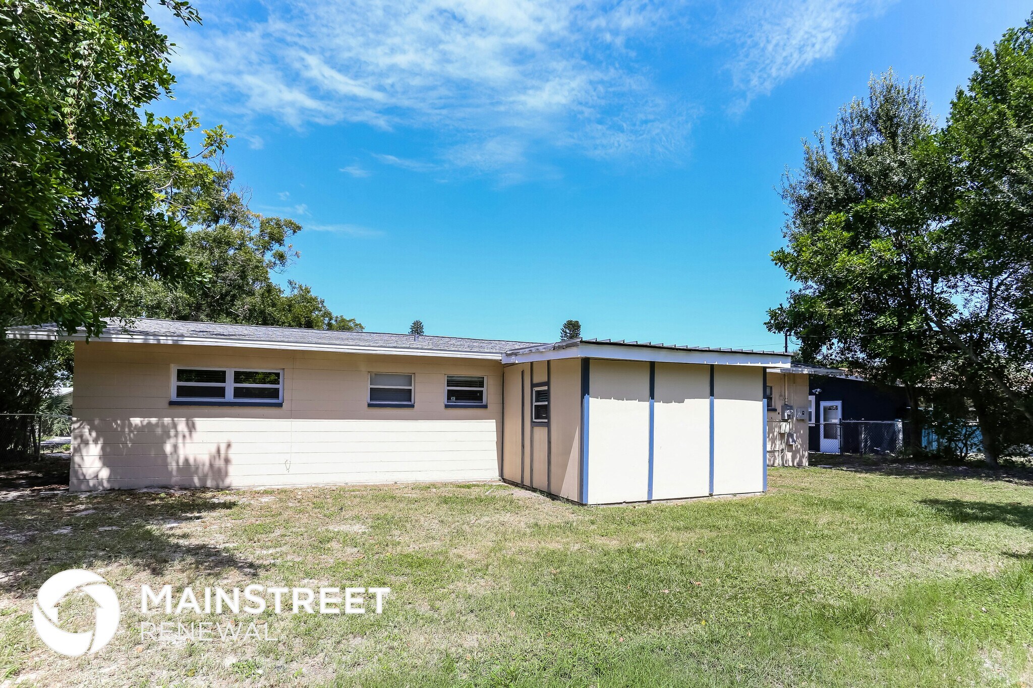 Building Photo - 3828 Neptune Dr SE