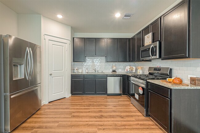 Building Photo - 7538 Coral Ter Dr