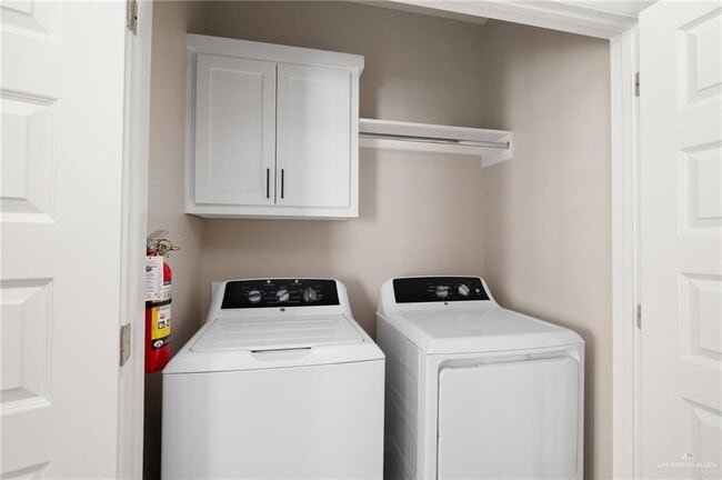 Building Photo - 18 Northwestern Ave