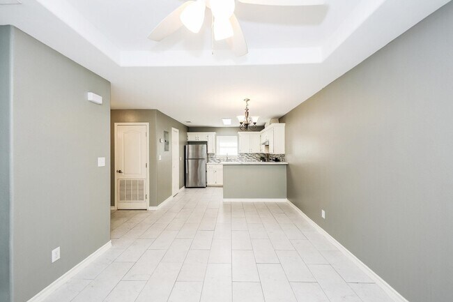 Building Photo - 205 W San Carlos St