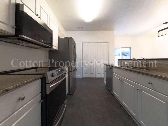 Building Photo - 120 S 9th St