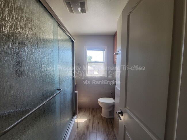Building Photo - 414 Douglass Ave