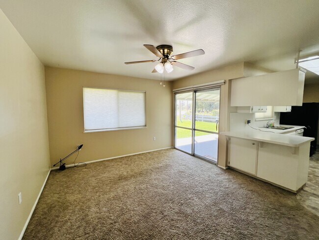 Building Photo - 500 River Oaks Dr