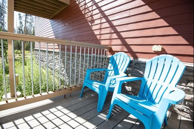 Building Photo - 180 Spinner Ct
