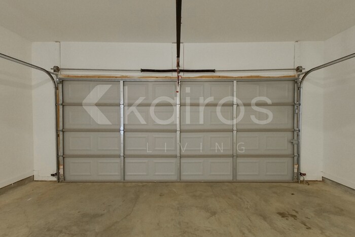 Building Photo - 471 White Oak Cir