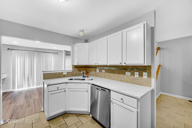 Building Photo - 2492 Stoughton Cir
