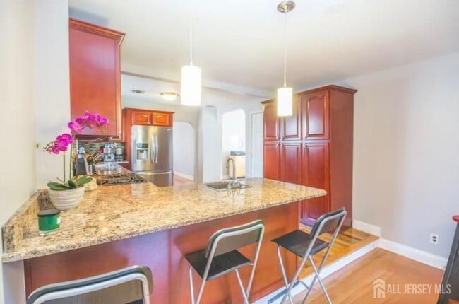 Building Photo - 1912 Montgomery St