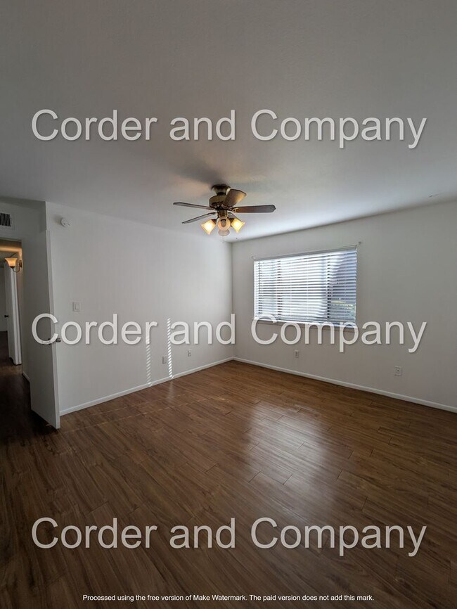 Building Photo - Charming town home 2Bedroom 2Bath Downstairs unit located in the Del Norte High School district.