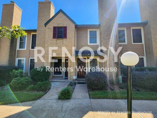 Building Photo - 17742 Kings Park Ln