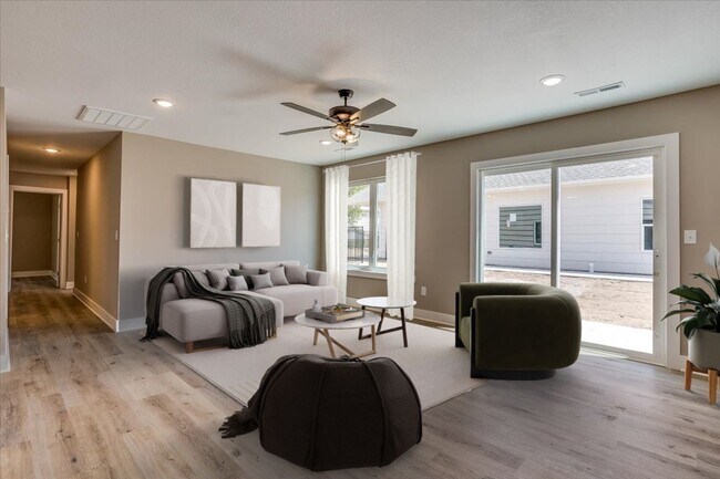 Building Photo - Auburn Villas - 3 Bedroom 2 Bathroom Molly