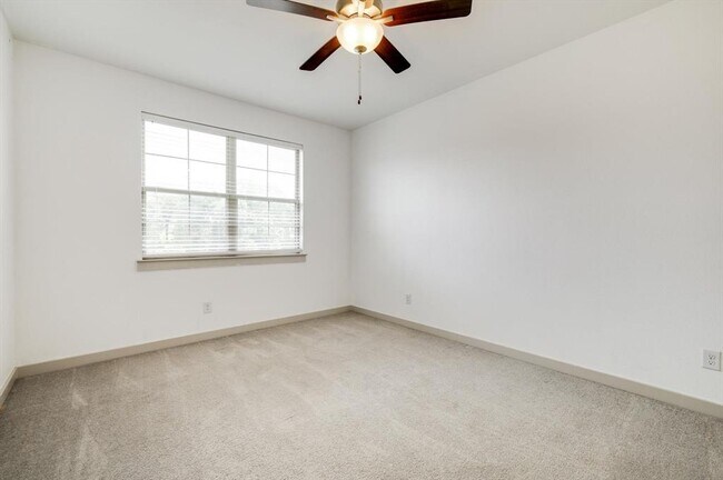 Building Photo - 1213 Casselberry Dr