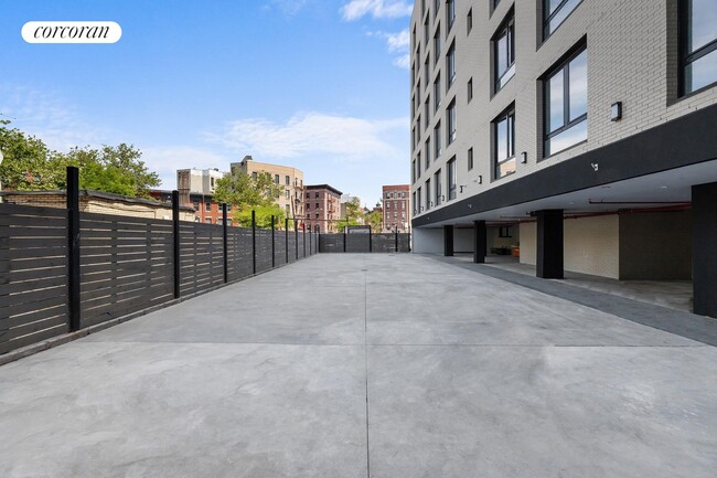 Building Photo - 2321 Belmont Ave