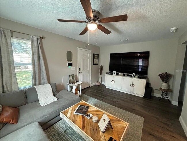 Building Photo - 2007 E Henry Ave