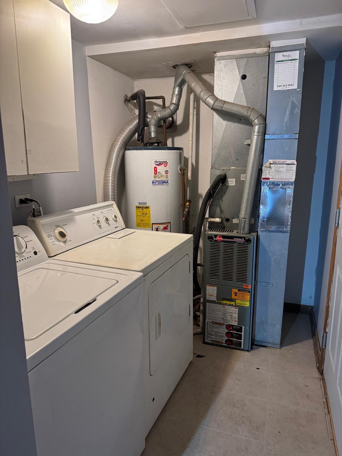 Building Photo - 871 Symphony Dr