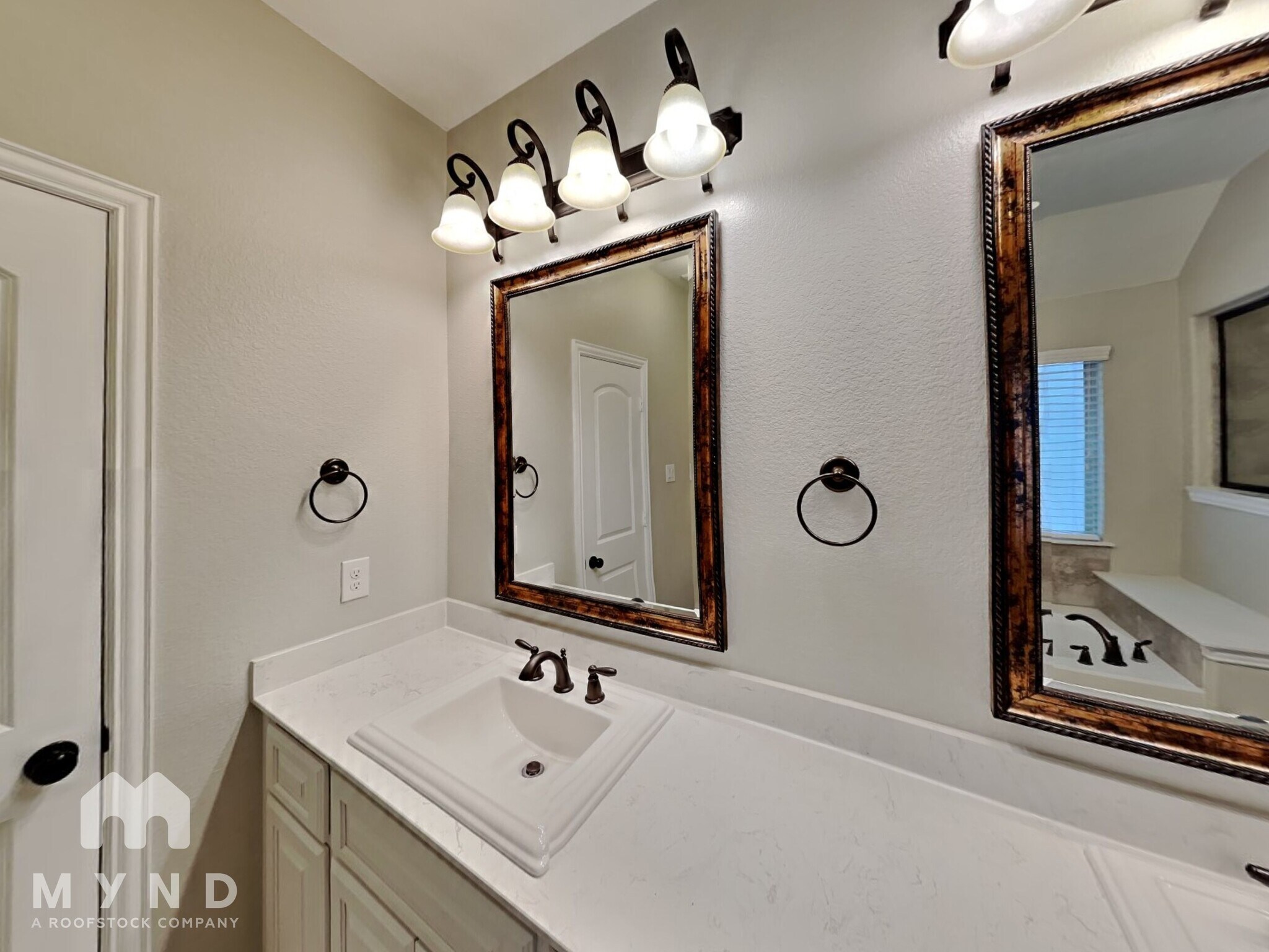 Building Photo - 405 Bentley Dr