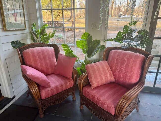 Building Photo - 1357 Canal Rd