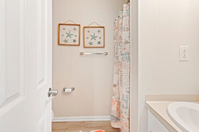 Building Photo - Winter Rental in North Myrtle Beach! Avail...