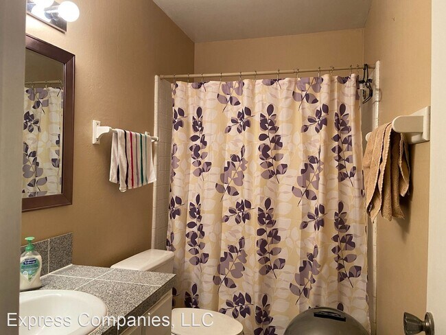 Building Photo - 3 br, 2 bath House - 15 W Loma Vista Dr. #104