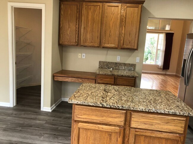 Building Photo - Beautiful 3 Bed + Bonus Room, 2.5 Bath Home!