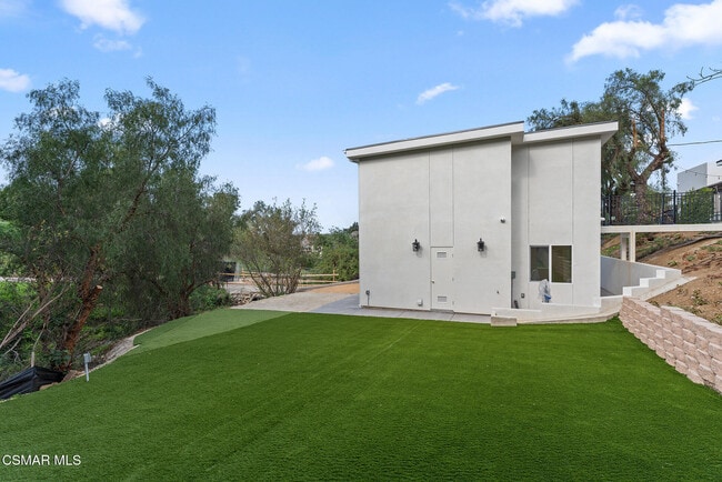 Building Photo - 265 McKnight Rd