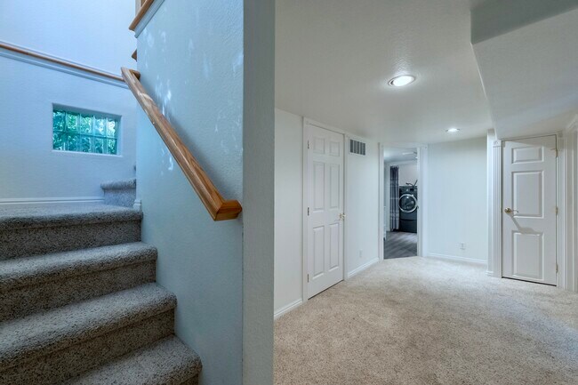 Building Photo - 1805 N 15th St