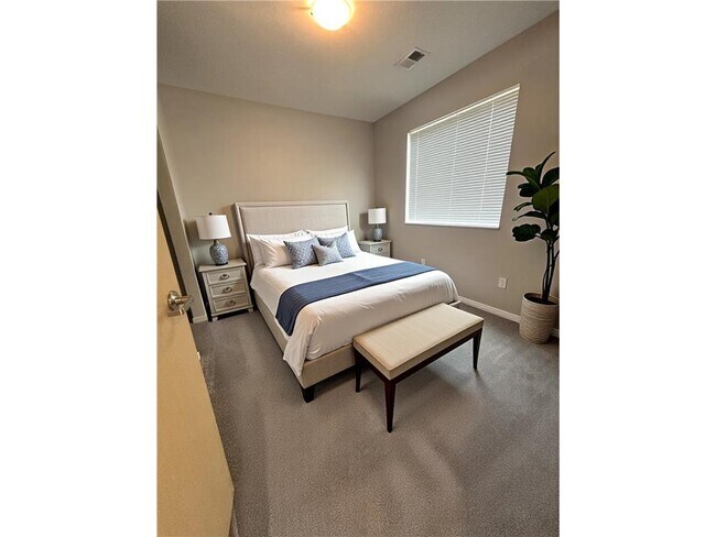 Building Photo - 1901 Pirate Dr