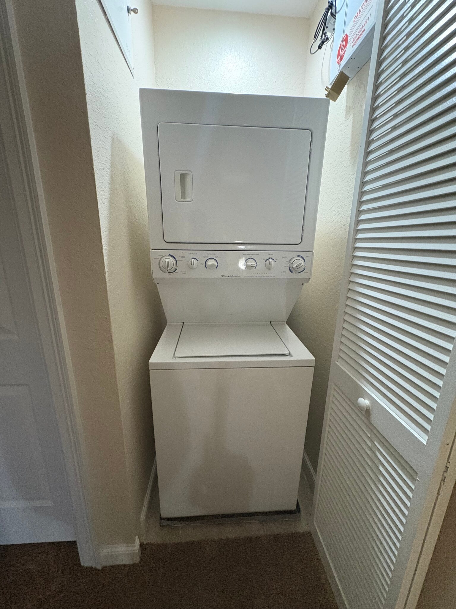 Washer/Dryer - 833 Millbrae Ct