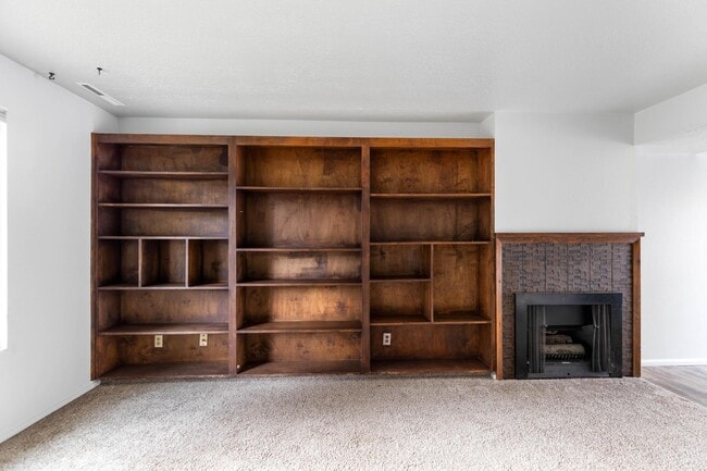 Building Photo - 1289 N 400 E