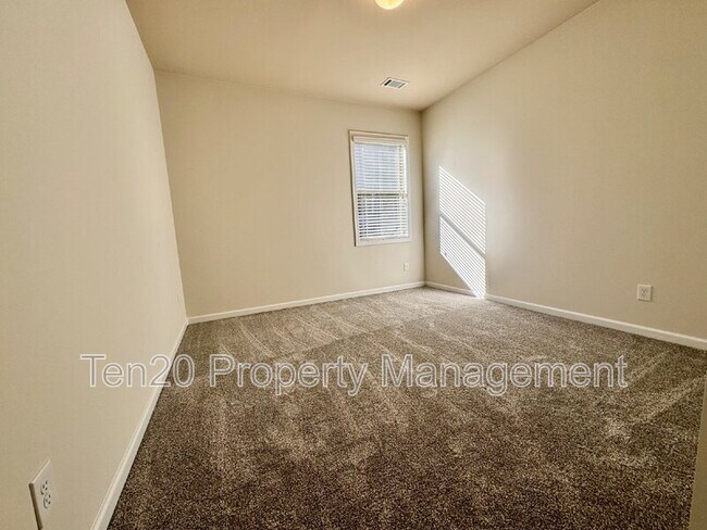 Building Photo - 789 Honey Do Ct