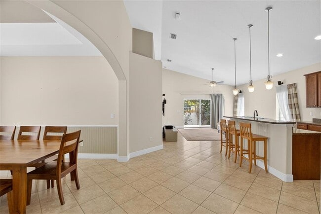 Building Photo - 6510 S Himes Ave