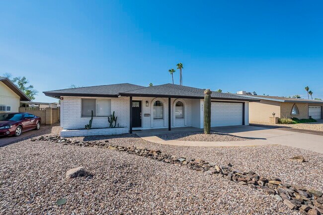 Building Photo - 321 E Fremont Dr
