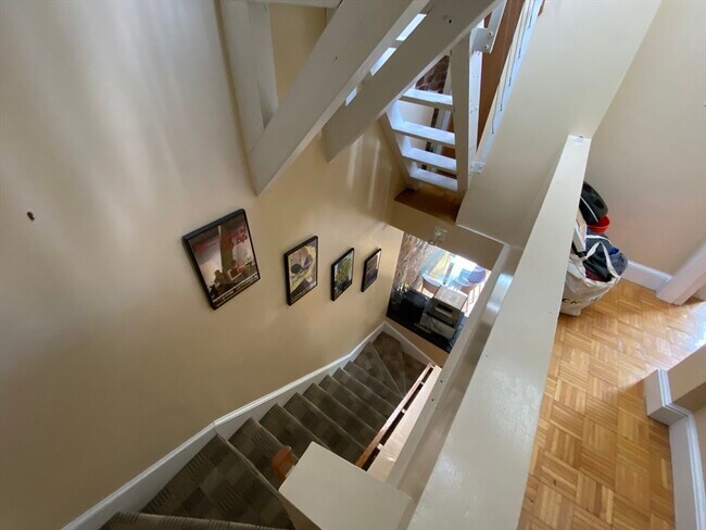 Building Photo - 113 W Dedham St