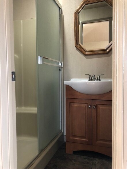 Building Photo - 1510 Fairway Dr