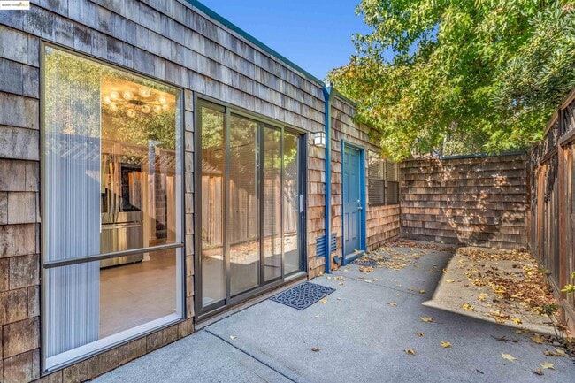 Building Photo - 57 Sereno Cir