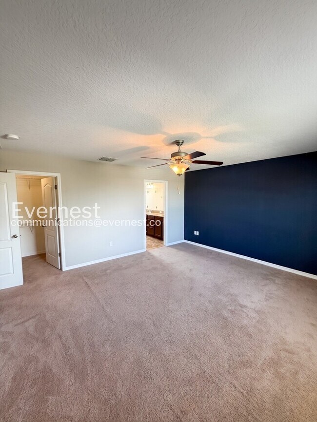Building Photo - 4 Bed & 3 Bath Home with Fenced Yard and Modern Amenities / Voucher Accepted / No Pets Allowed / ...