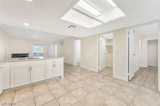 Building Photo - 6224 Yerba Ln
