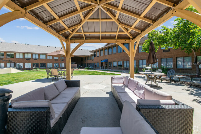 Building Photo - Vivo Living Longmont