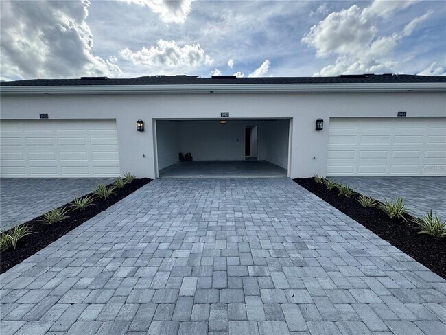 Building Photo - 1667 Eaglehurst Ln