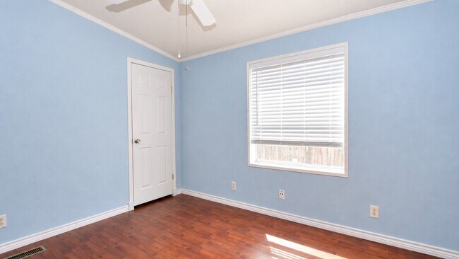 Building Photo - 10011 Berrybriar Ln