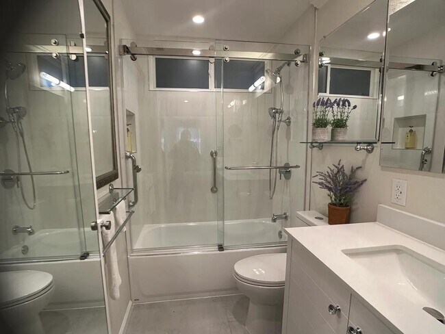 Building Photo - 101 Linden Ave