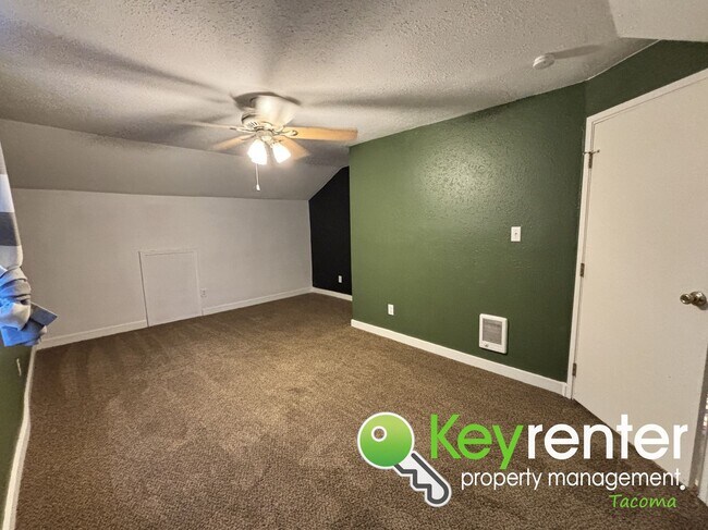 Building Photo - Cozy 4 Bedroom Tacoma Rental Home Near Lincoln District and Downtown